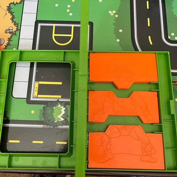 Vintage teenage mutant ninja turtle mutant maker toy And Metal Lunch Box - Picture 4 of 6